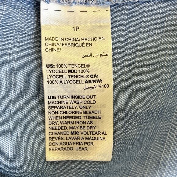 Chico's Tunic Size 1P (8/10 P) Chambray Leisure Button Down Roll Tab Sleeve - Picture 4 of 6